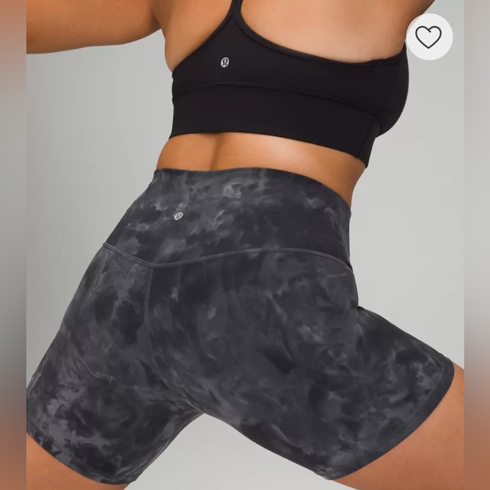LIKE NEW! Lululemon Diamond Dye Align Short 6” Size 10